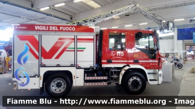 Iveco EuroCargo 120E25 IV serie - NewCity 2020
Vigili del Fuoco
AutoPompaSerbatoio allestimento Magirus
Mezzo celebrativo 80° anno di fondazione del Corpo Nazionale
In esposizione al Reas 2019
Parole chiave: Iveco EuroCargo_120E25_IVserie_NewCity_2020 Reas_2019