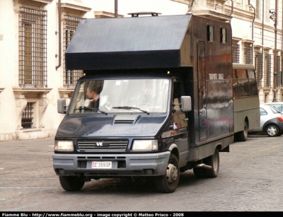 Iveco Daily II serie
Carabinieri
CC 269 DP
Parole chiave: Iveco Daily_IIserie cc269dp