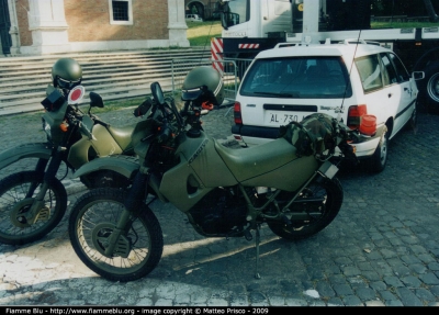 Cagiva T4 350
Esercito Italiano
Nucleo scorta Tecnica
Parole chiave: cagiva t4_350