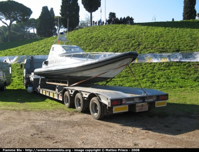 Semirimorchio CTC
Guardia di Finanza
Semirimorchio trasporto imbarcazioni
GdiF 287R
Parole chiave: CTC GdiF287R