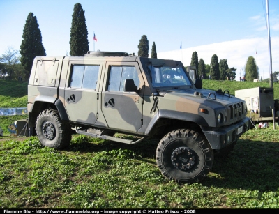 Iveco VTLM Lince
Esercito Italiano
EI CH 236
Parole chiave: iveco vtlm_lince eich236