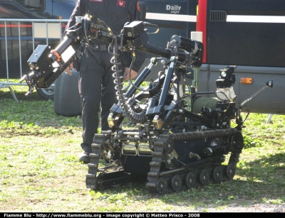 Remotec Wheelbarrow MK8
Carabinieri
Artificeri antisabotaggio
Parole chiave: robot Remotec Wheelbarrow MK8 Artificeri antisabotaggio Carabinieri