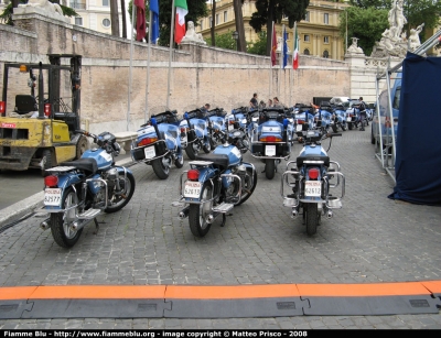 Moto Guzzi 850-T3
Polizia di Stato
Polizia Stradale
Parole chiave: polizia_stradale_moto_guzzi_850t3