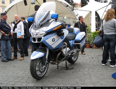 Bmw R1200RT
Polizia di Stato
Polizia Stradale
POLIZIA G1719
Parole chiave: bmw r1200rt festa_della_polizia_2008