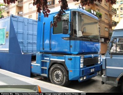 Renault Magnum I serie
PS Sommozzatori
Parole chiave: Renault Magnum_Iserie PS Sommozzatori PoliziaE9829 Festa_della_Polizia_2008