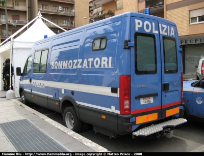 Iveco Daily III serie
Polizia di Stato
Sommozzatori
POLIZIA F4988
Parole chiave: Iveco Daily_IIIserie PoliziaF4988 festa_della_polizia_2008