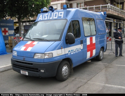 Fiat Ducato II serie
Polizia di Stato
vers. con fascia bianca dritta e scritta frontale grande
Parole chiave: fiat ducato_IIserie E6290 festa_della_polizia_2008