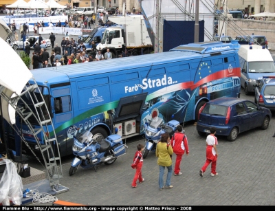 Iveco 370S
Polizia di Stato
"Pullman Azzurro 2"
Polizia B2408
Parole chiave: iveco 370S poliziaB2408