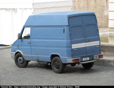 Iveco Daily II serie
Polizia di Stato
passo corto scritta solo lato dx
Parole chiave: iveco daily_IIserie B2516 festa_della_polizia_2008