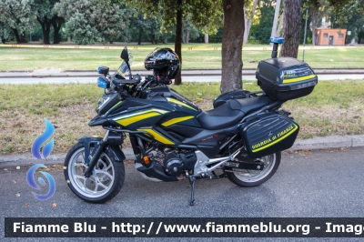 Honda NC750X
Guardia di Finanza
Allestimento Bertazzoni
Decorazione Grafica Artlantis
GdiF 12180
Parole chiave: Honda NC750X GdiF12180