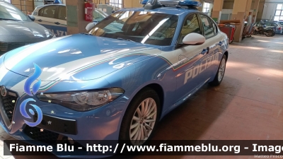 Alfa Romeo Nuova Giulia
Polizia di Stato
Squadra Volante
Parole chiave: Alfa_Romeo Nuova_Giulia