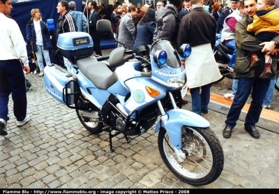 Aprilia Pegaso 650 II Serie
Polizia di Stato
Polizia Stradale
Parole chiave: Aprilia Pegaso_650_IISerie