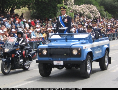 Land Rover Defender 90
Polizia di Stato
Polizia E8340
Parole chiave: land_rover defender_90 poliziaE8340