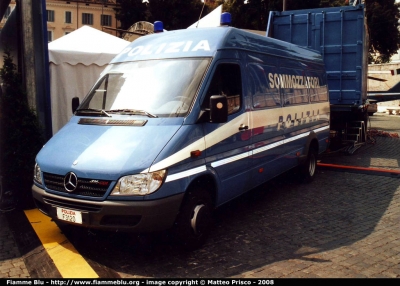 Mercedes-Benz Sprinter II serie
PS Sommozzatori
Parole chiave: Mercedes-Benz Sprinter_IIserie PS Sommozzatori Festa_della_Polizia_2006