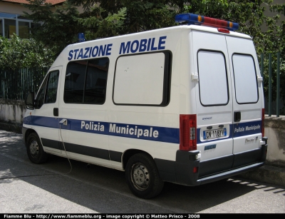 Fiat Ducato III serie
Polizia Municipale Avezzano (AQ)
Stazione Mobile
Parole chiave: fiat ducato_IIIserie pm_avezzano_AQ