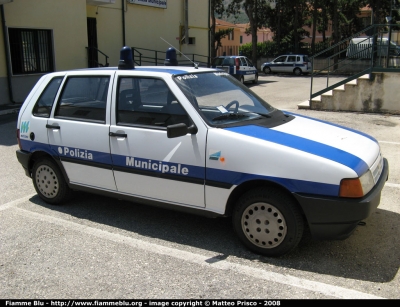 Fiat Uno II serie
Polizia Municipale Avezzano (AQ)
veicolo a metano
Parole chiave: fiat uno_IIserie PM_Avezzano_AQ