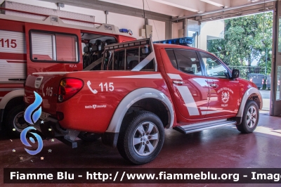 Mitsubishi L200 IV Serie
Vigili del Fuoco
Unione Distrettuale Merano - Bezirksverband Meran
Corpo Volontario di Marlengo
- Freiwillige Feuerwehr Marling (BZ)
VF 0JH BZ
Parole chiave: Mitsubishi L200_IVSerie VF0JHBZ