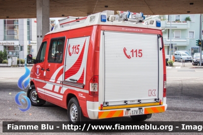 Mercedes-Benz Sprinter 4x4 II serie
Vigili del Fuoco
Unione Distrettuale Merano - Bezirksverband Meran
Corpo Volontario di Maia Bassa
- Freiwillige Feuerwehr Untermais (BZ)
VF 17V BZ
Parole chiave: Mercedes-Benz Sprinter_4x4_IIserie VF17NBZ