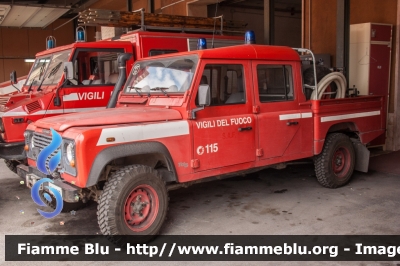 Land Rover Defender 130
Vigili del Fuoco
Comando Provinciale di Viterbo
VF 21700
Parole chiave: Land-Rover Defender_130 VF21700