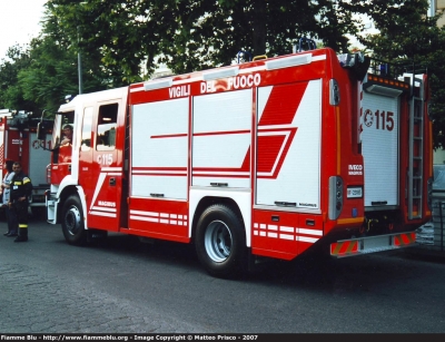 Iveco Stralis AF190S40 I serie
Vigili del Fuoco
Comando Provinciale di Roma
AutoPompaSerbatoio
VF 23185
Parole chiave: Iveco Stralis_AF190S40_Iserie VF23185