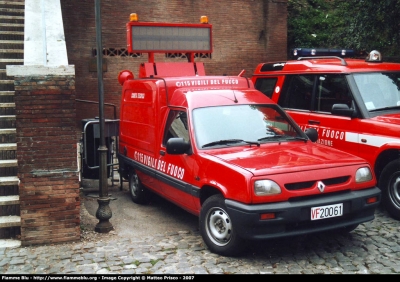 Renault Express
Vigili del Fuoco
VF 20061
Parole chiave: renault express VF_20061