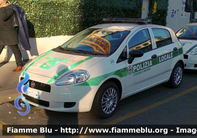 Fiat Grande Punto
Polizia Locale Milano
Parole chiave: Lombardia (MI) Polizia_locale Fiat Grande_Punto