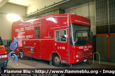 Fiat ?
Vigili del Fuoco
Automezzo laboratorio dono del Comune di Milano
Parole chiave: Vigili del Fuoco Automezzo laboratorio dono del Comune di Milano Fiat Lombardia MI