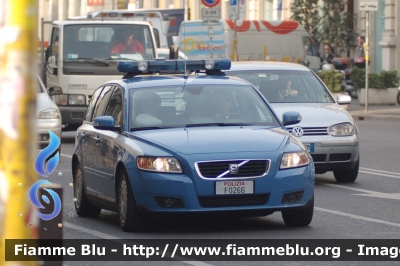 Volvo V50 II serie
Polizia di Stato
Polizia Stradale in servizio sulla Milano Serravalle Milano Tangenziali
POLIZIA F0266
Parole chiave: Volvo V50_IIserie PoliziaF0266