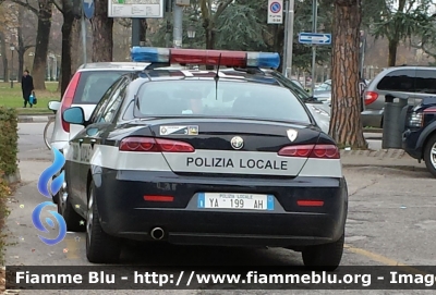 Alfa Romeo 159
Polizia Locale Vicenza
POLIZIA LOCALE YA199AH
Parole chiave: Veneto (VI) Polizia_locale Alfa-Romeo 159 PoliziaLocaleYA199AH