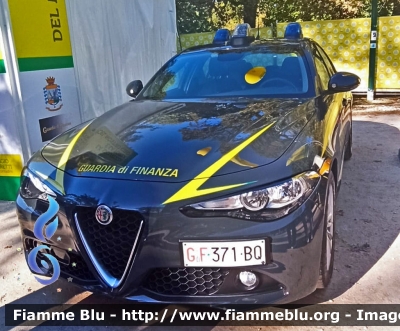 Alfa Romeo Nuova Giulia
Guardia di Finanza
Allestimento FCA
GdiF 371BQ
Parole chiave: GdiF371BQ Alfa-Romeo Nuova_Giulia