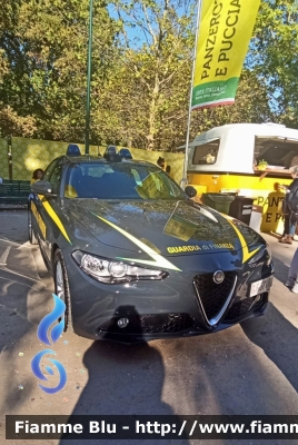 Alfa Romeo Nuova Giulia
Guardia di Finanza
Allestimento FCA
GdiF 371BQ
Parole chiave: GdiF371BQ Alfa-Romeo Nuova_Giulia