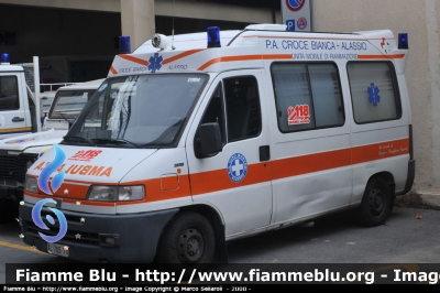 Fiat Ducato II serie
Pubblica Assistenza Croce Bianca Alassio SV
Parole chiave: Liguria (SV) Fiat Ducato_IIserie Ambulanza