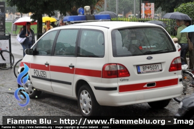 Ford Galaxy II serie
Österreich - Austria
Bundespolizei
Polizia di Stato
Vecchia Livrea
Parole chiave: Ford Galaxy_IIserie Bundespolizei Polizia_Nazionale Austria