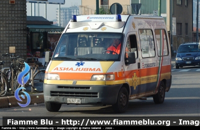 Fiat Ducato II serie
Eurosoccorso Vigevano PV
M 01
Parole chiave: Lombardia (PV) Ambulanza Fiat Ducato_IIserie 