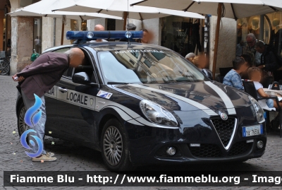 Alfa Romeo Giulietta
Polizia Locale Vicenza
POLIZIA LOCALE YA763AL
Parole chiave: Veneto (VI) Polizia_Locale Alfa-Romeo Giulietta POLIZIALOCALEYA763AL