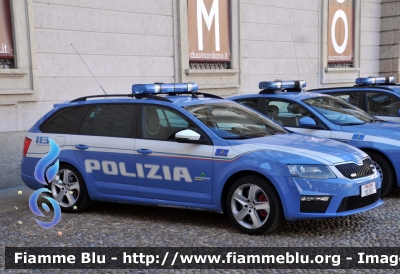 Skoda Octavia RS Wagon IV serie
Polizia di Stato
Polizia Stradale
Autostrada A21 Brescia - Piacenza
Allestimento Bertazzoni Veicoli Speciali
Decorazione Grafica Artlantis
POLIZIA M0397
70° Polizia Stradale
Parole chiave: Skoda Octavia_RS_Wagon_IVserie POLIZIAM0397