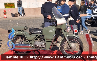 Moto Guzzi Nuovo Falcone 
Polizia di Stato
Polizia Stradale
POLIZIA 37665
70° Polizia Stradale

