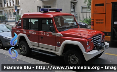 Iveco Massif
Vigili del Fuoco
 Comando Provinciale di Milano
 Distaccamento Cittadino di via Sardegna
 VF 26088
Parole chiave: VF26088 Iveco Massif