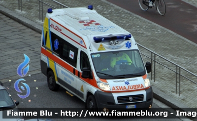 Fiat Ducato X250
Misericordia Milano
 M 26
Parole chiave: Lombardia (MI) Ambulanza Fiat Ducato_X250