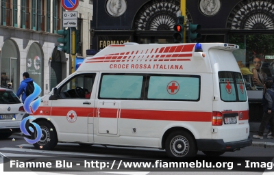 Volkswagen Transporter T5
Croce Rossa Italiana
 Comitato Locale di Arona NO
 CRI A985C
Parole chiave: Piemonte (NO) Ambulanza Volkswagen Transporter_T5 CRIA985C