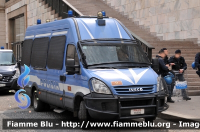 Iveco Daily IV serie 
Polizia di Stato
Reparto Mobile
POLIZIA H1594
Parole chiave: Iveco Daily_IVserie PoliziaH1594