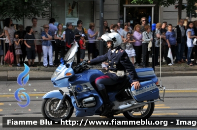 Bmw R850RT II serie
Polizia di Stato
Polizia Stradale
Scorta Papale
Parole chiave: Bmw R850RT_IIserie Visita_Papa_Milano_2012