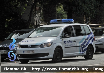 Volkswagen Touran II serie
Koninkrijk België - Royaume de Belgique - Königreich Belgien - Belgio
Police Locale Bruxelles Capitale Ixelles - Brussel Hoofdstad Elsene

