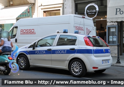 Fiat Grande Punto
Polizia Municipale Sanremo IM
POLIZIA LOCALE YA598AF
Parole chiave: Fiat Grande_Punto Polizia_Locale Sanremo (IM) Liguria