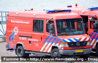 Mercedes-Benz Vario 815D
Nederland - Paesi Bassi
 Brandweer Soccorso in Acqua
 Amsterdam
Parole chiave: Mercedes-Benz Vario_815D