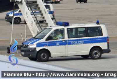 Volkswagen Transporter T5
Bundesrepublik Deutschland - Germania
Bundespolizei - Polizia di Stato
Parole chiave: Volkswagen Transporter_T5