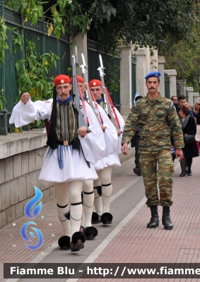 Uniforme Storica
Ελληνική Δημοκρατία - Grecia
Ελληνικός Στρατός - Esercito Ellenico
Εύζωνες - Euzoni
Guardia d'Onore Palazzo Presidenziale
