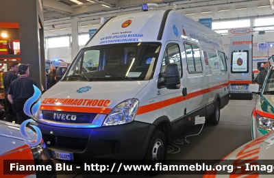 Iveco Daily IV serie 
Societa' Italiana 
 Maxillo Odontostomatologica
 Odontoambulaza
 Allestita Maf
Parole chiave: Lazio (RM) Ambulanza Iveco Daily_IVserie Reas_2014