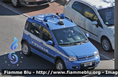 Fiat Nuova Panda 4X4 I serie
Polizia di Stato
 POLIZIA H3044
Parole chiave: Fiat Nuova_Panda_4X4_Iserie POLIZIAH3044