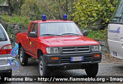 Toyota Hilux I serie
Vigili del Fuoco 
Distaccamento di Challand Saint Anselme AO
VF B17AO
